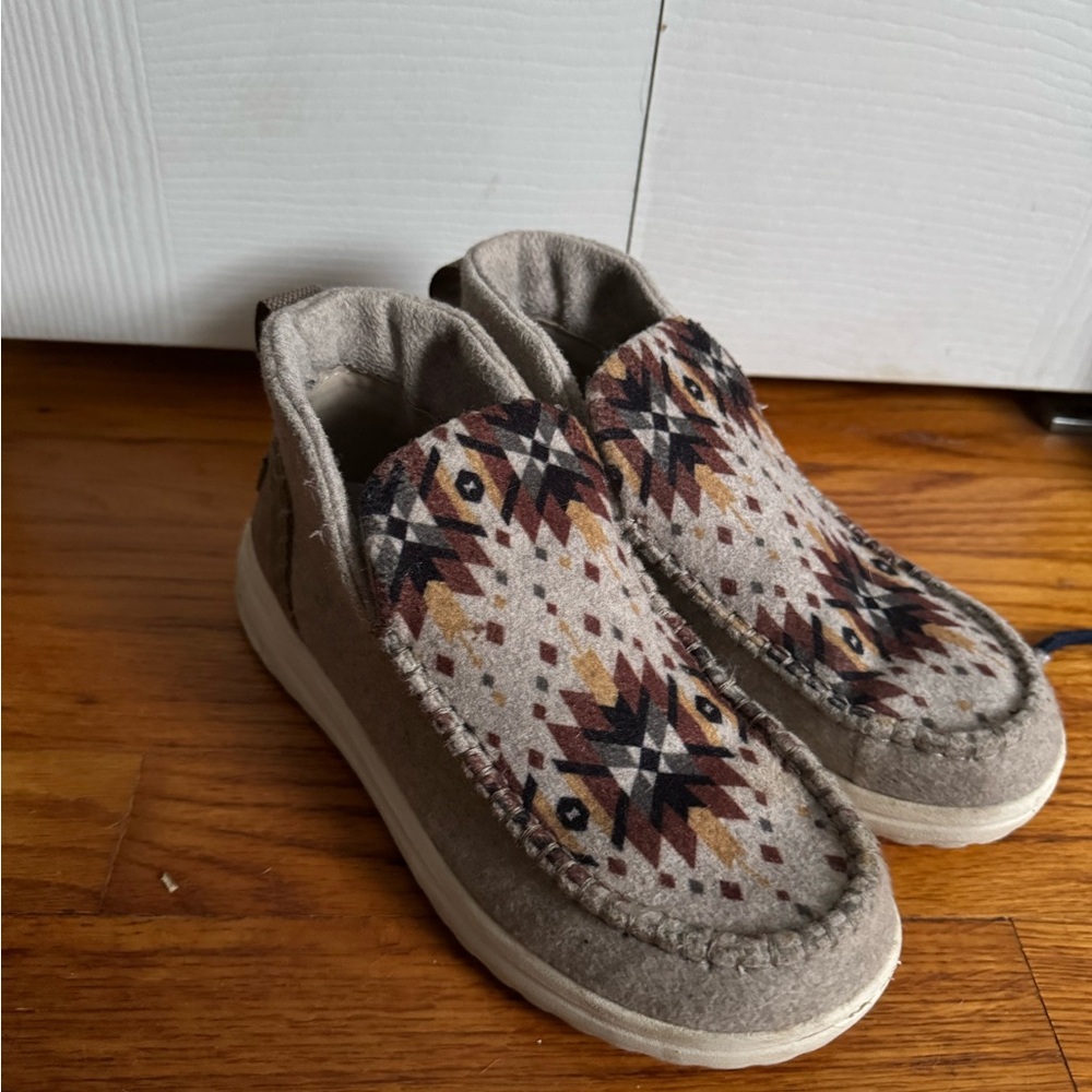 Aztec Pattern Slip-On Shoes